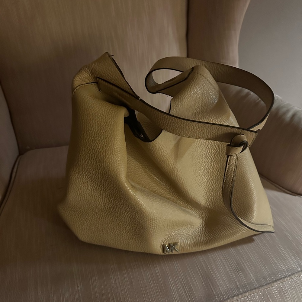 Vintage Michael Kors shoulder bag.